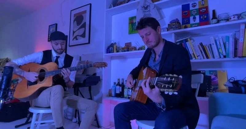 GUITARE MANOUCHE -800