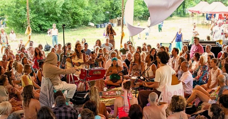 Puja & Joss Mantra Joie -800